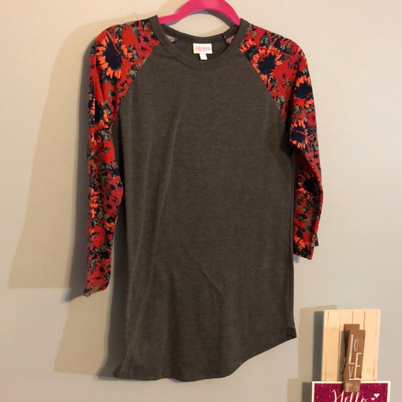 LuLaRoe Tops - Lularoe randy small
